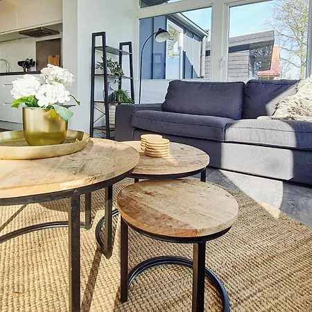 Dom wakacyjny Amazing In With Wifi Den Oever